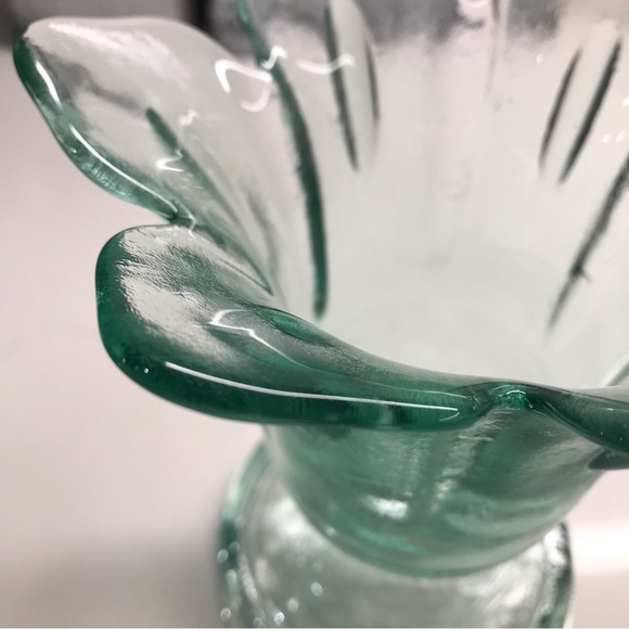 Green Recycled Glass Tulip Flower Shaped Pedestal Votive Candle Holder - Picture 6 of 14